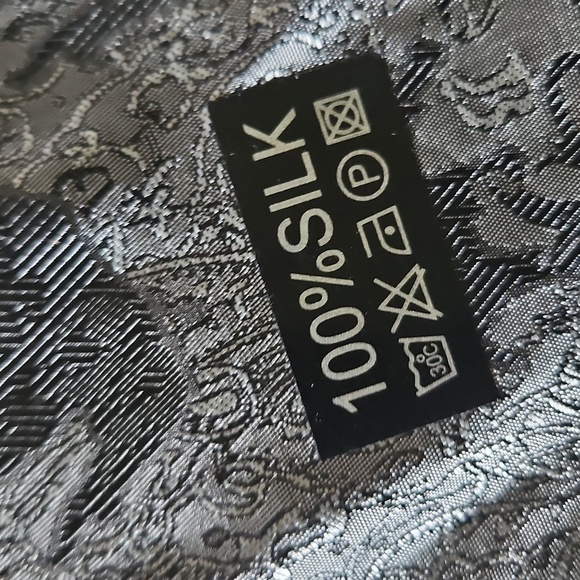 Gray Elephant Patterned Scarf - Picture 3 of 3